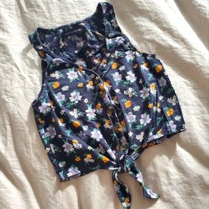 American Eagle Buttoned Tank Crop